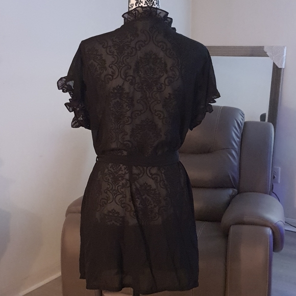 Black Robe - Picture 3 of 4
